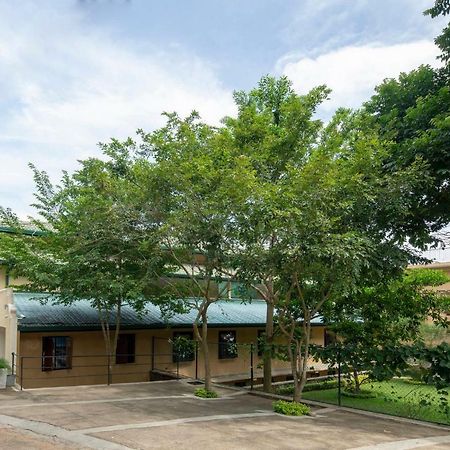 Melheim Kandy Villas Exterior photo
