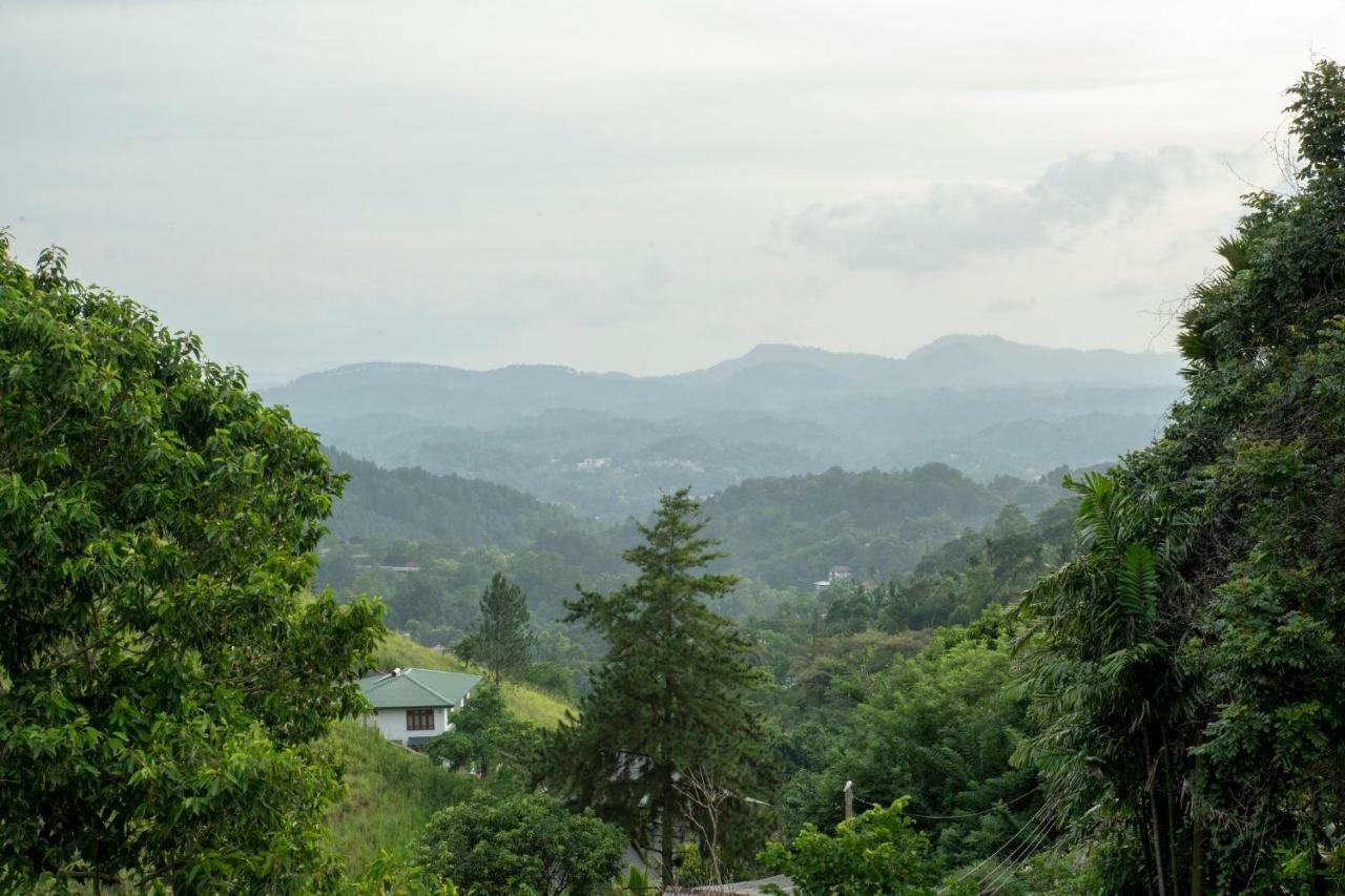 Melheim Kandy Villas Exterior photo